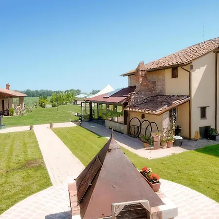 Cav D'italia E Falco Pescator Tatil Evi