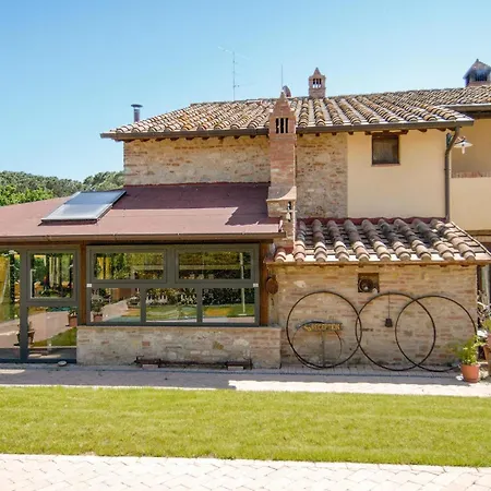 Cav D'italia E Falco Pescator Castiglione del Lago