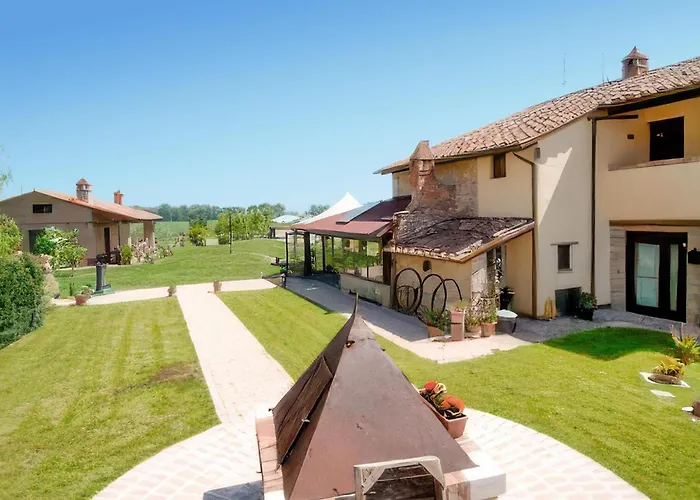 Cav D'italia E Falco Pescator Dom wakacyjny