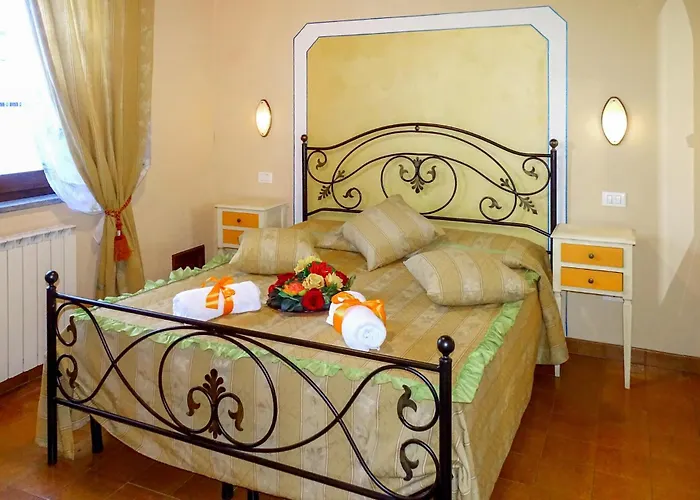 Cav D'italia E Falco Pescator 度假居 *