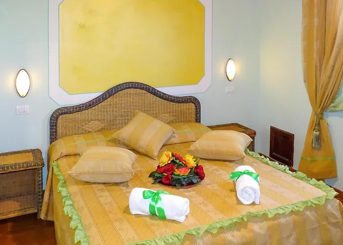 Cav D'italia E Falco Pescator